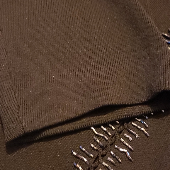 Black sweater.. - Picture 3 of 6